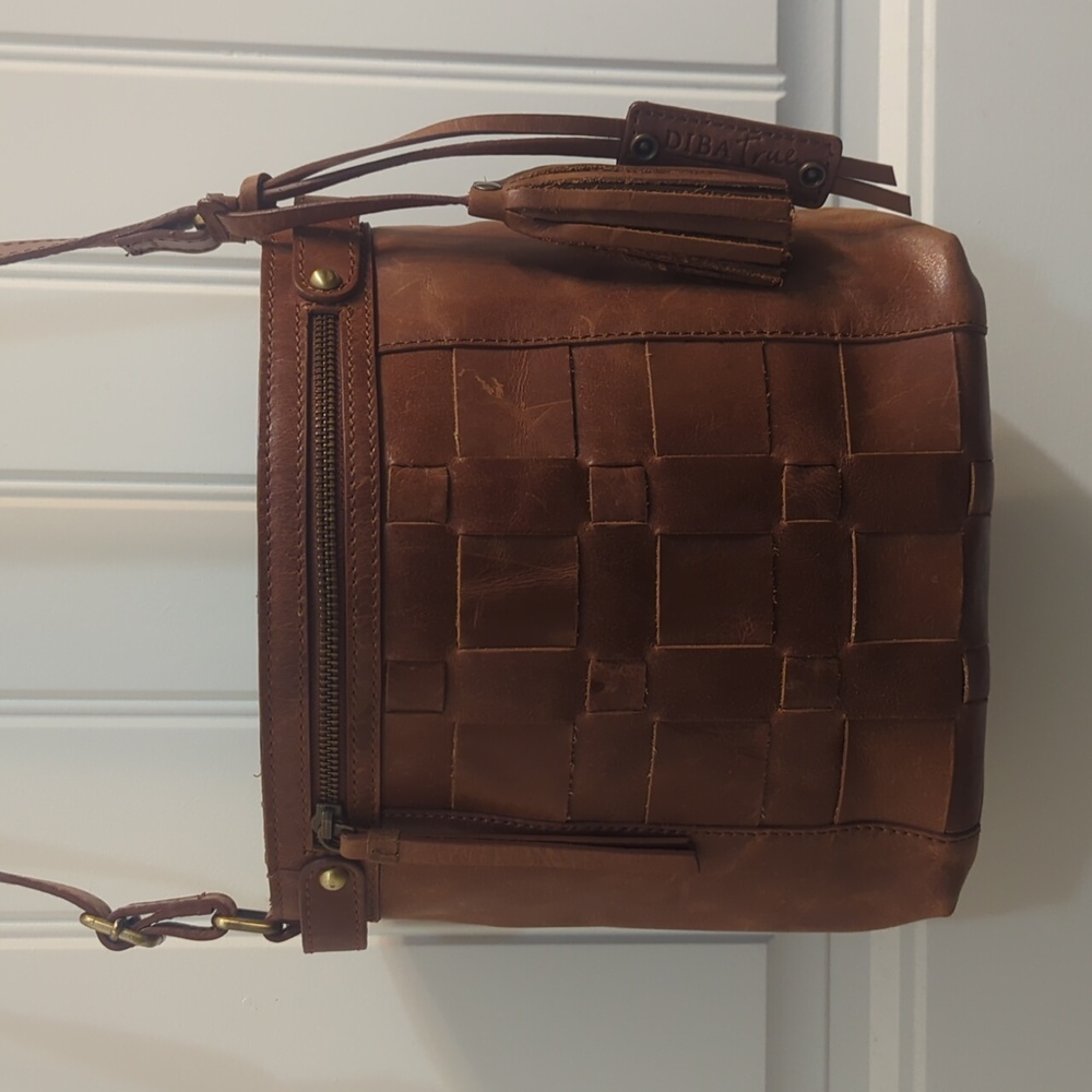 Diva True Crossbody Handbag - Picture 11 of 13